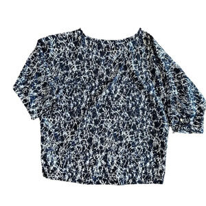 Michael Kors blouse loose fit, slits on shoulders blue & white marble pattern